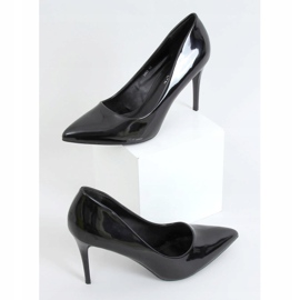 Pumps auf einem schwarz lackierten Absatz 3963 Black 1