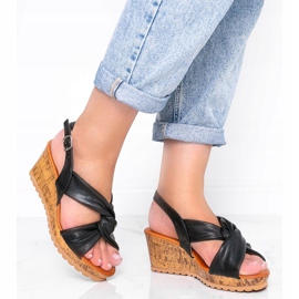 Schwarze Keilsandaletten aus Buenos Aires 1