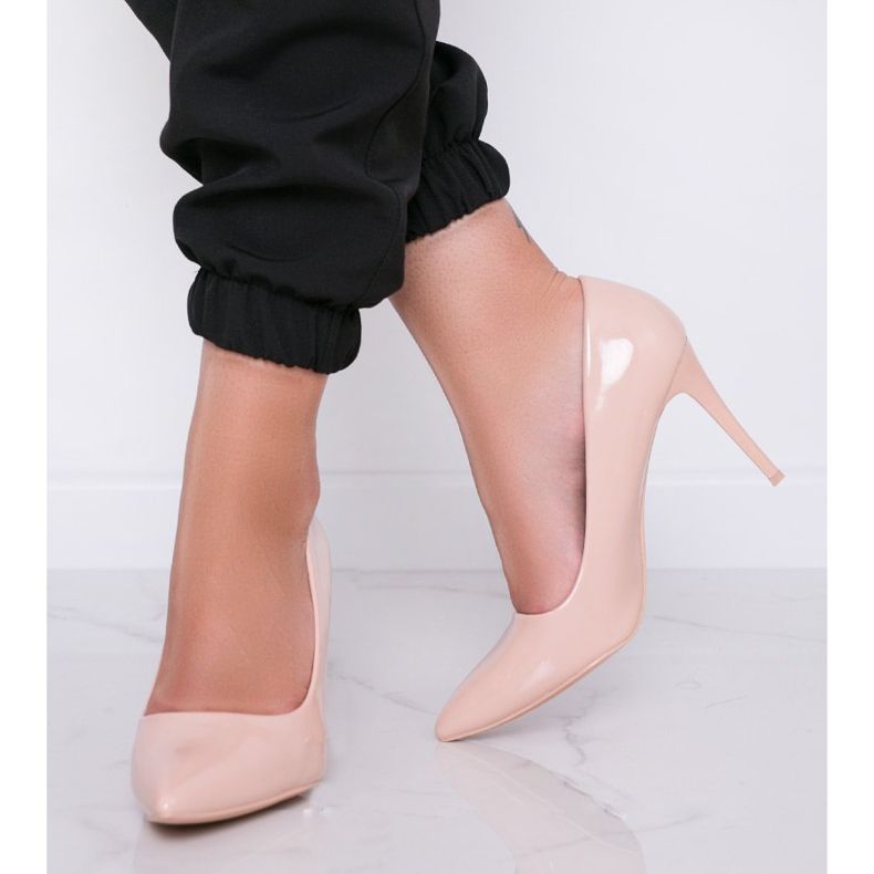 Beige lackierte Tisha-Absätze 1