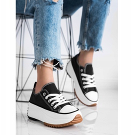 SHELOVET Sneakers auf einer hohen Plattform schwarz 1