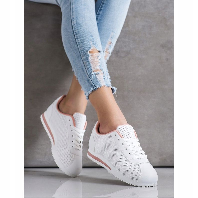 SHELOVET Stylische durchbrochene Sneakers weiß 2
