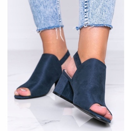 Marineblaue Sandalen auf einem Pfosten mit einem Blubbery-Obermaterial 1