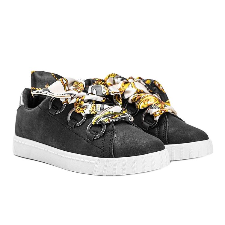 Schwarze Sneaker mit Satineinfassung von Kisionis 1