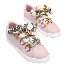 Rosa Sneaker mit Satin-Kisionis-Bindung 1