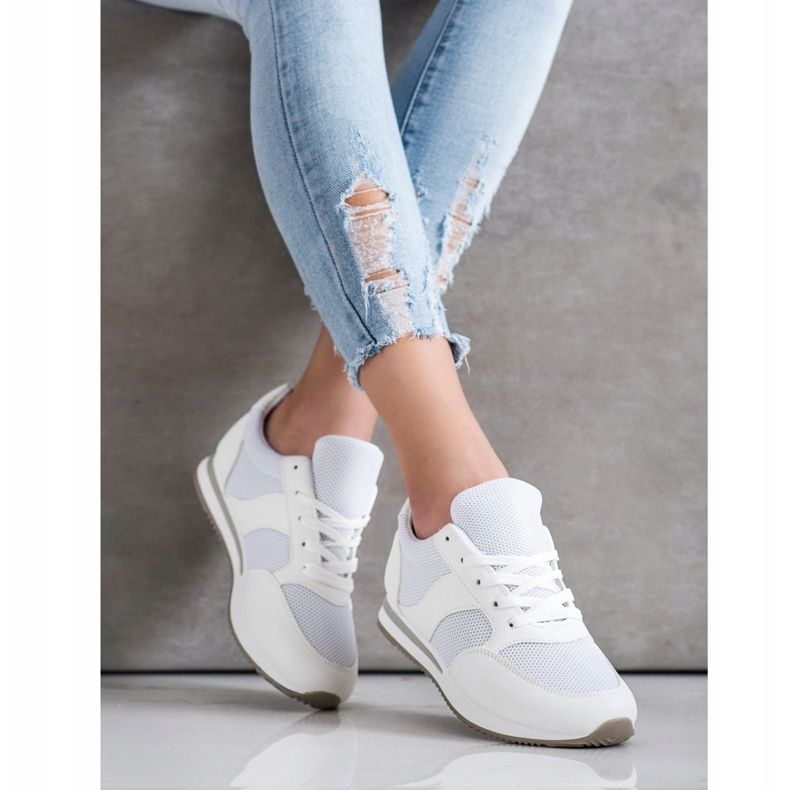 SHELOVET Sportschuhe mit Mesh weiß 2