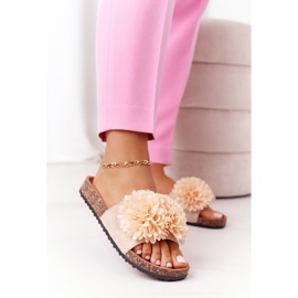 Beige Flowerbomb Hausschuhe auf Korksohle 2