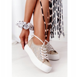 S.Barski Glitzer-Turnschuhe auf der Golden Luna-Plattform 1