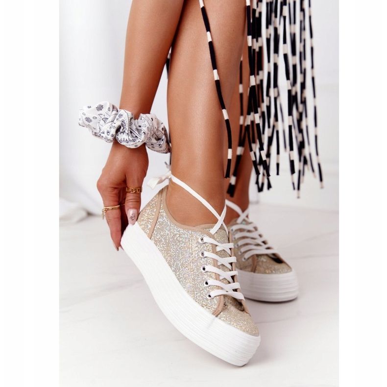 S.Barski Glitzer-Turnschuhe auf der Golden Luna-Plattform 1