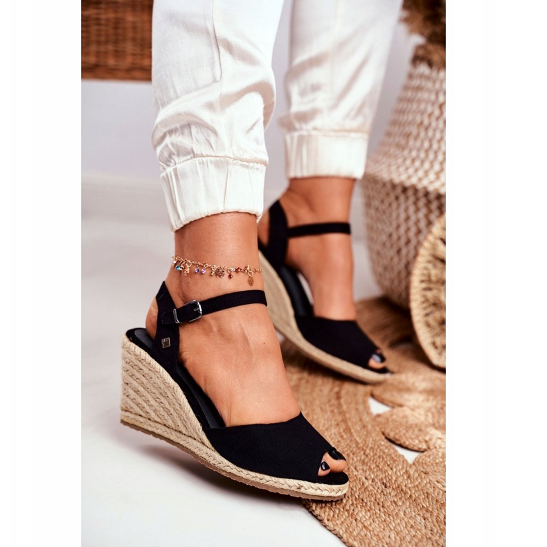 Damen Sandalen auf einem geflochtenen Keil Big Star Schwarz DD274A209 2