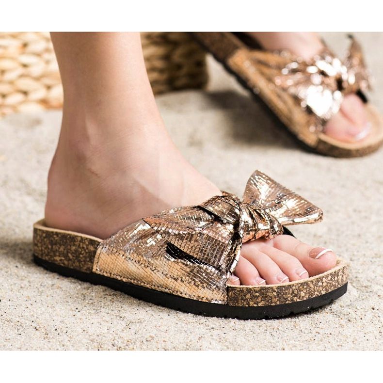 SHELOVET Glänzende Hausschuhe mit Schleife golden 1