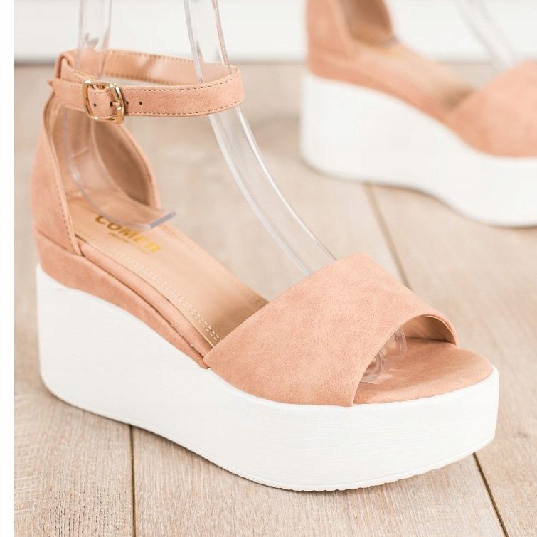 Comer Leichte Sandalen auf der Plattform beige 1