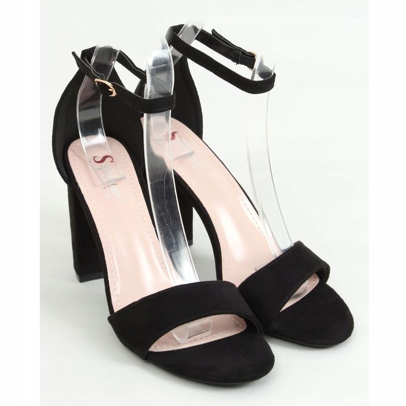 Schwarze Sandalen am Pfosten TU132P Black 1