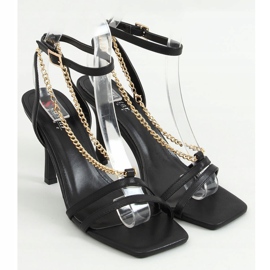 Sandalen an einer Nadel mit einer Kette schwarz NF-66P Black golden 1