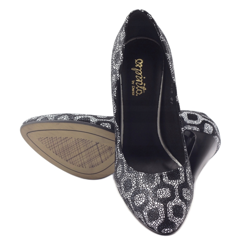 Espinto Pumps auf einem schwarz / weißen Absatz 3