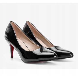 Schwarze Pumps mit roter Sohle 1