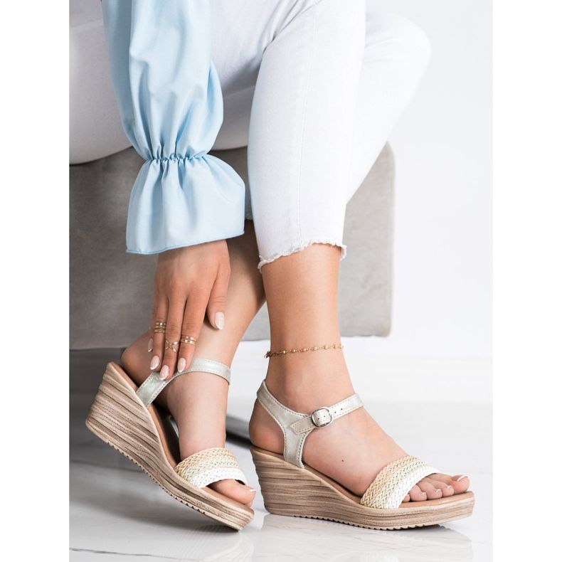 Sea Elves Lässige Keilsandalen beige weiß silber- 1