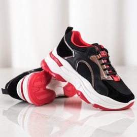 Sneaker auf der FASHION-Plattform schwarz rot 1