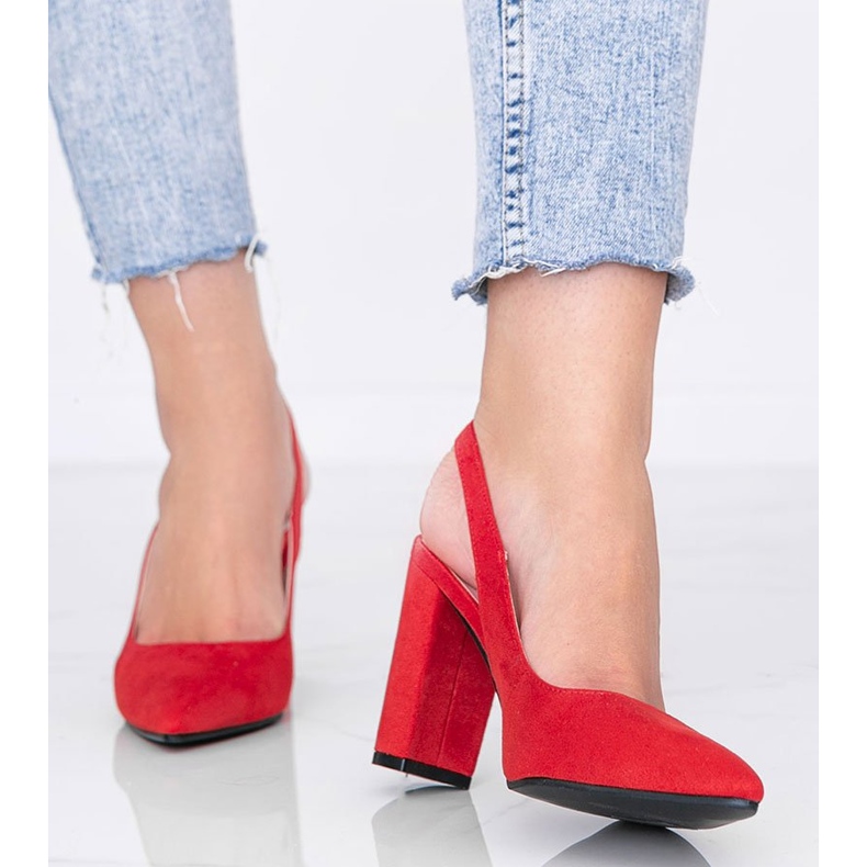 Rote Pumps am Pho-Post 1