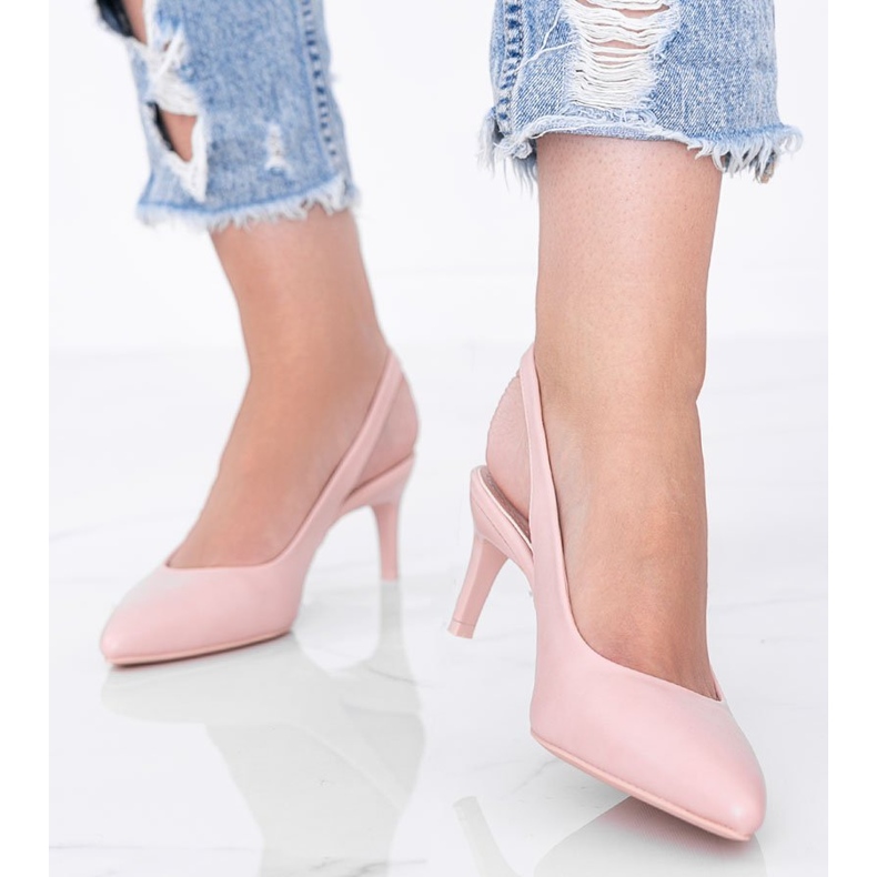 Pinke Pumps an einer Anstecknadel von Elen rosa 1