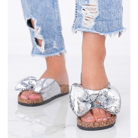 BM Silberne Pantoffeln mit Norris-Schleife silber- 1