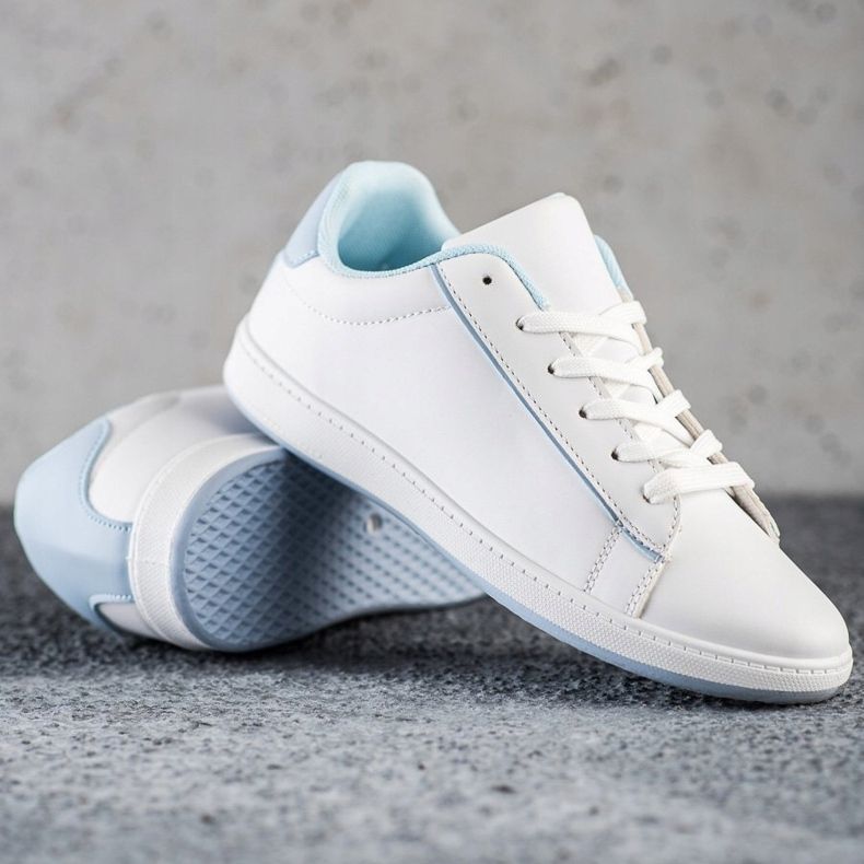 SHELOVET Niedrige Sneakers mit Öko-Leder weiß 1