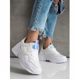 Weide Sneakers aus Öko-Leder mit Schlangenmuster weiß 2