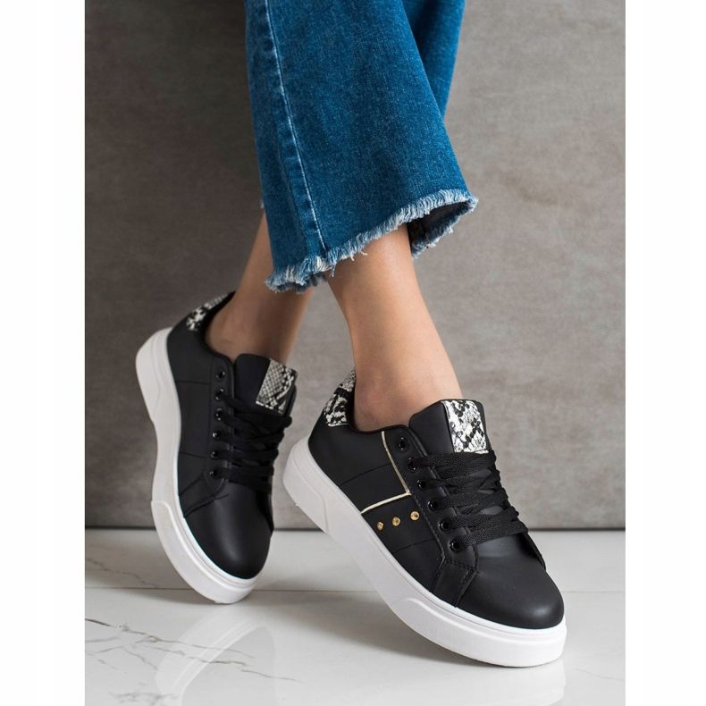 SHELOVET Turnschuhe aus Öko-Leder schwarz 2