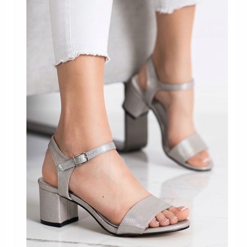 Goodin Bequeme Sandalen an einer Bar silber- 1