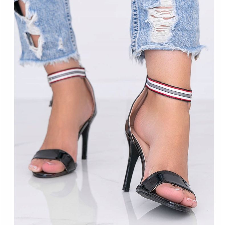 Schwarze Sandalen auf hohem Absatz von Michel 1