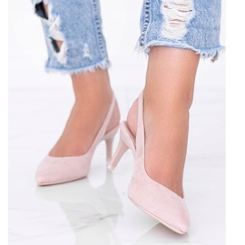 Beige Pumps auf einem Tari-Absatz 1