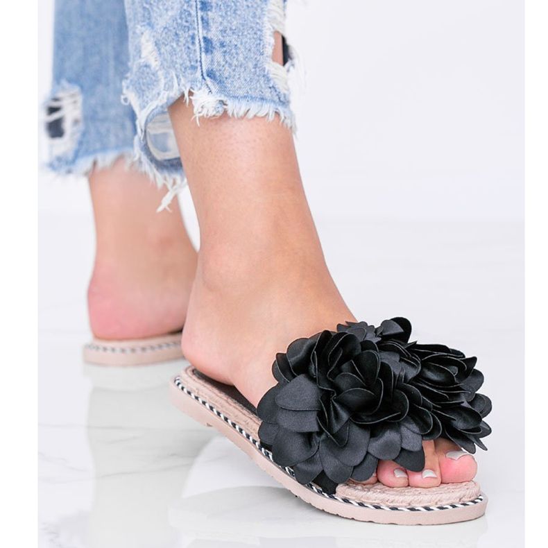 Schwarze Damenpantoffeln von Dain 1