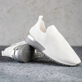 Renda Weiße durchbrochene Sneakers 1