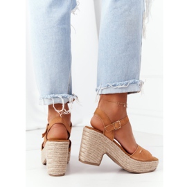 Big Star Sandalen auf hohem Absatz mit einem geflochtenen großen Stern HH274394 Camel braun 2