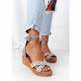 Keilsandalen aus Wildleder Maciejka 04565-04 Beige-Gold 1