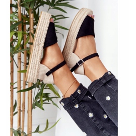 Schwarze Megara Schwarze Sandalen auf der geflochtenen Plattform beige 1