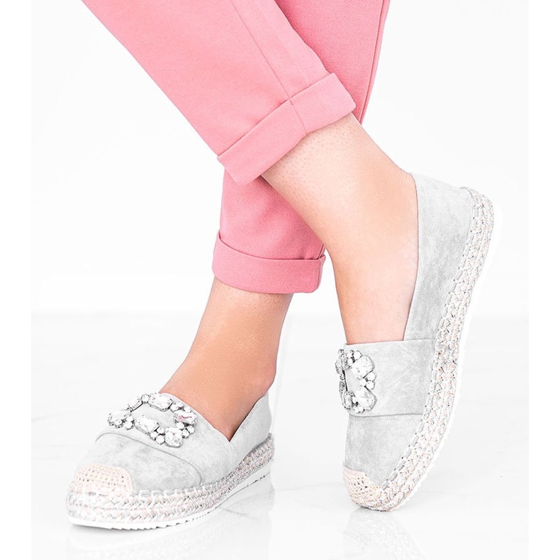 Graue Espadrilles verziert mit Cuban Vibe Steinen 1