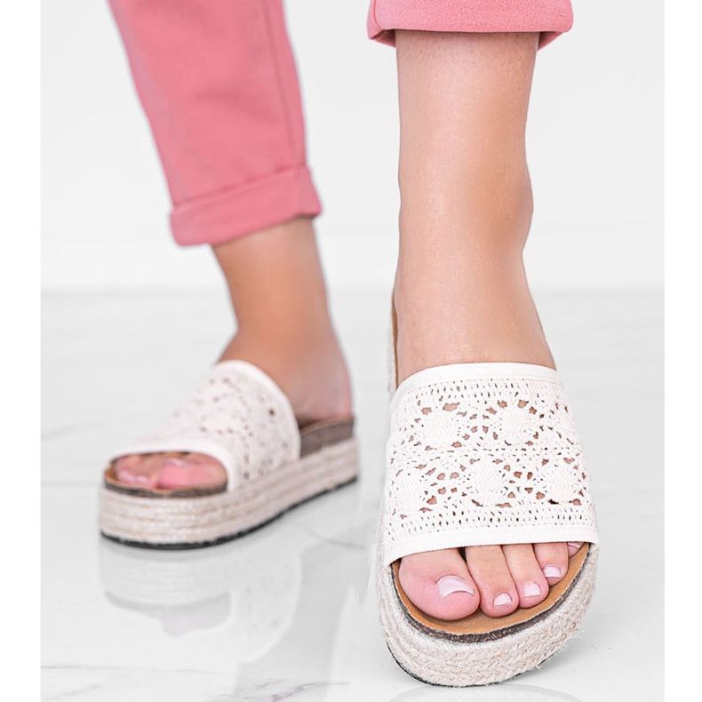 Beige Spitze Glam Shape Slipper 1