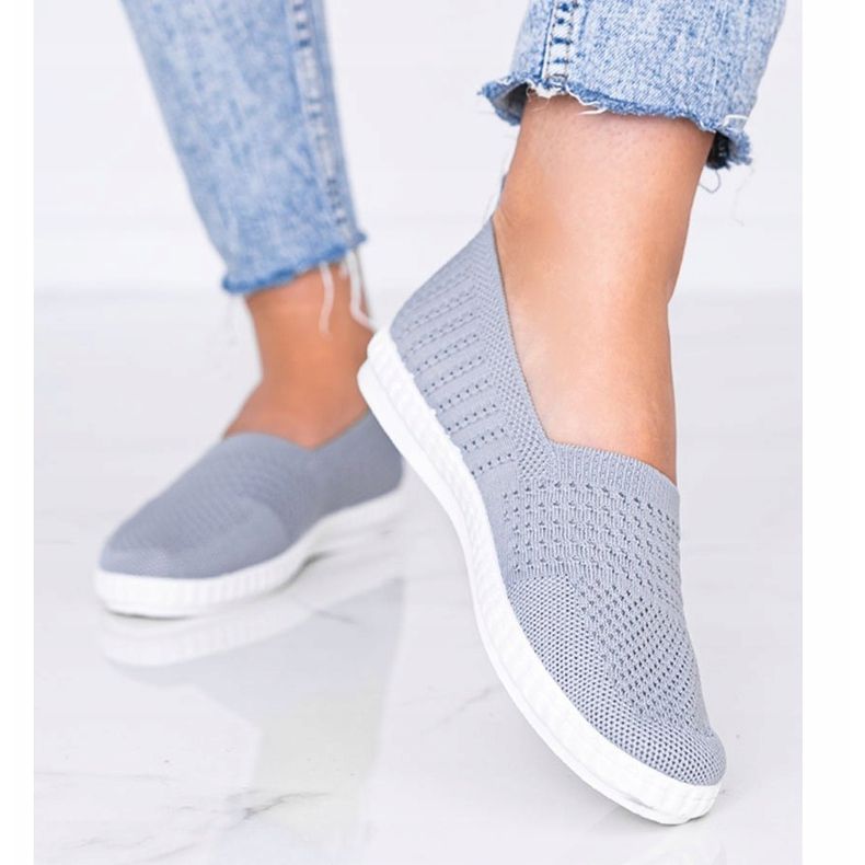 Die grauen Slip On durchbrochenen Funk Sneakers 1