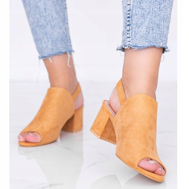 Camel Sandalen auf einem Pfosten mit einem Blubbery-Obermaterial braun 1