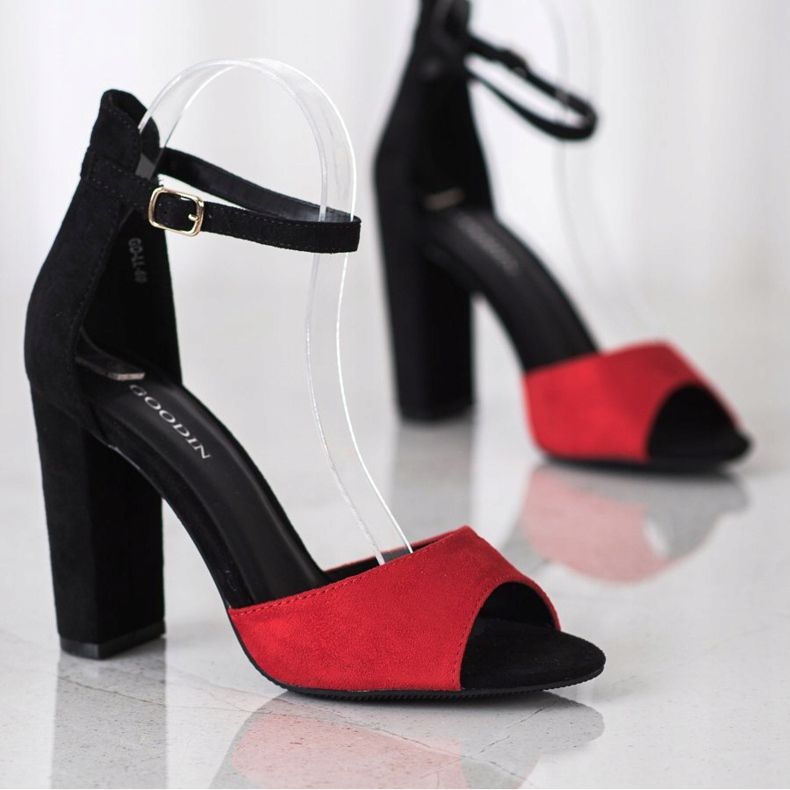 Goodin Wildledersandalen auf einer Bar schwarz rot 1