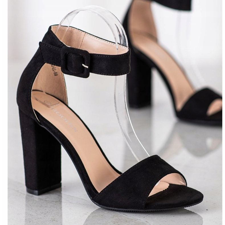 Goodin Schwarze Sandalen auf einem hohen Pfosten 1