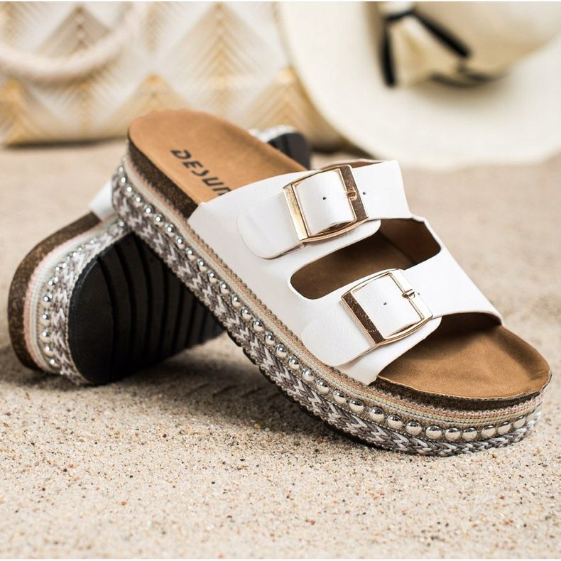 SHELOVET Hausschuhe mit dekorativer Plattform weiß 1