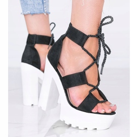 Schwarze Sandalen auf dicker Hera-Plattform 1