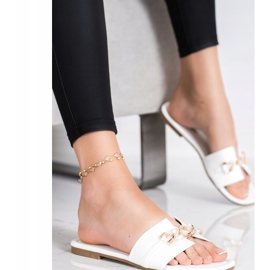 Renda Elegante Hausschuhe mit Ornament weiß 1