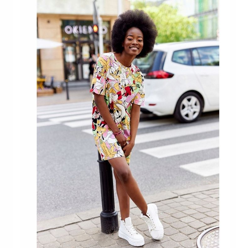 Hohe Sneakers für Damen auf einer weißen Manhattan-Plattform 2