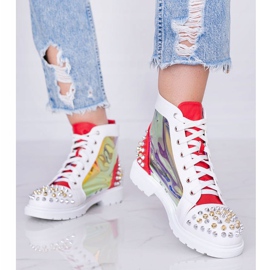 Weiß-rote transparente Stiefel mit Lea-Nieten 1