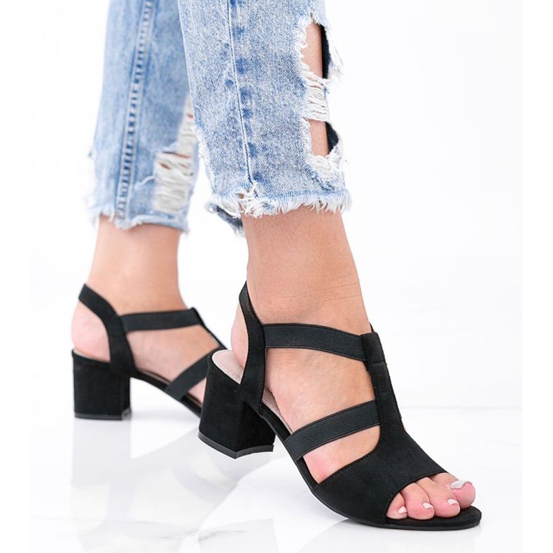 Schwarze Sandalen auf niedrigem Forte-Pfosten 1