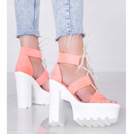 Rosa Sandalen auf dickem Hera Plateau 1