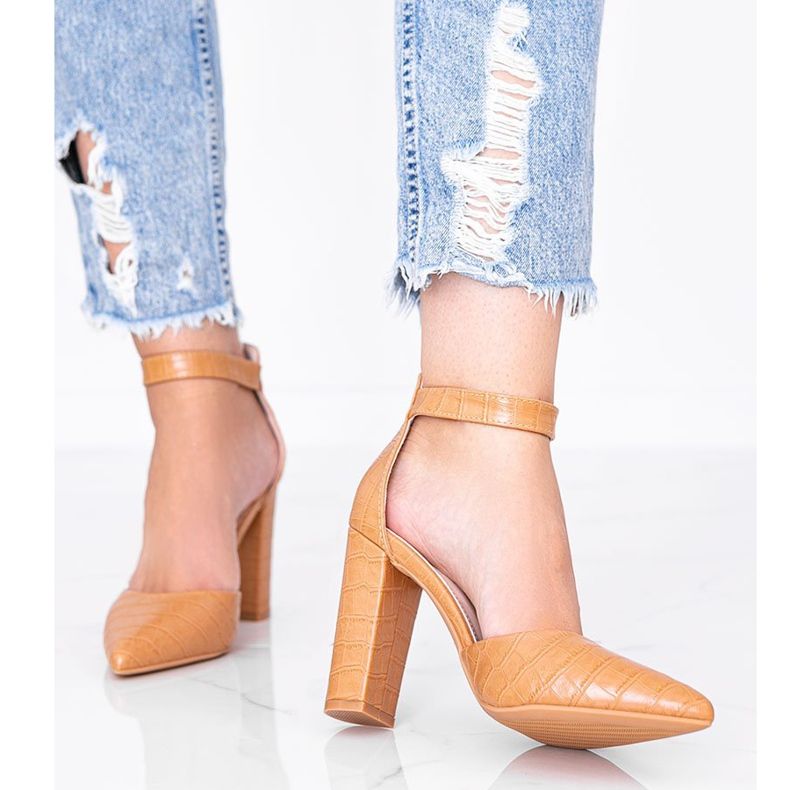 Camel Pumps am Pfosten im Glamour-Krokodilleder-Muster braun 1