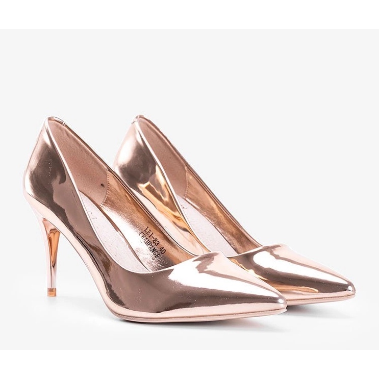 Pinke Metallic-Pumps auf einem Bowi Bowi-Stilettoabsatz rosa 1